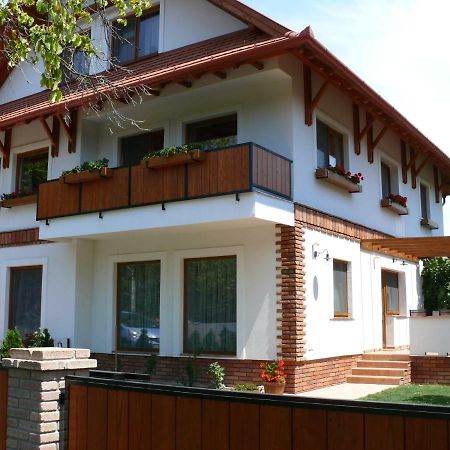 Sara Apartman Heviz Ngoại thất bức ảnh